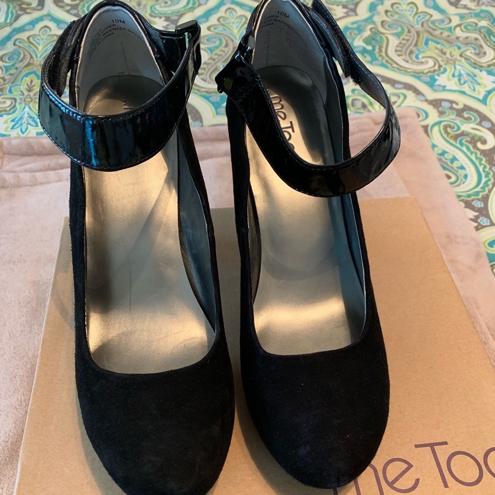 Suede Pumps